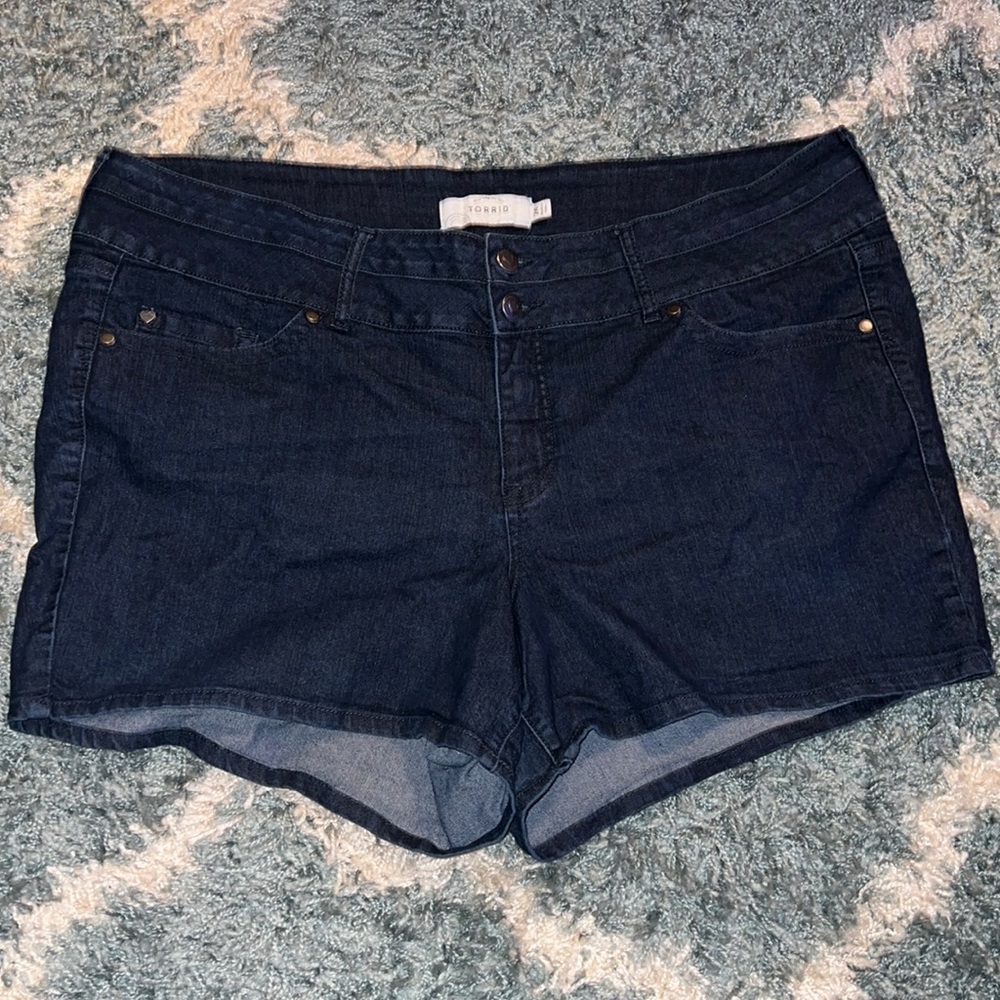 Torrid denim shorts size 24